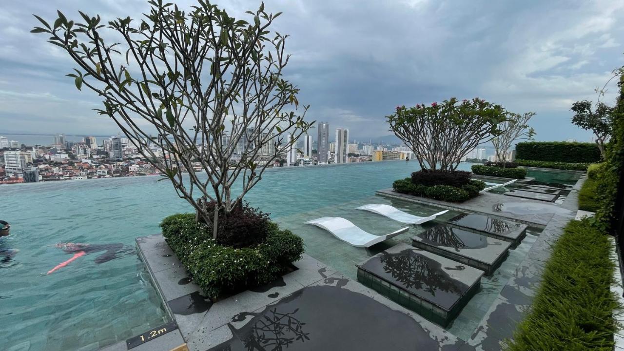 Beacon Executive #cozyfamilystay #rooftoppool #13 *