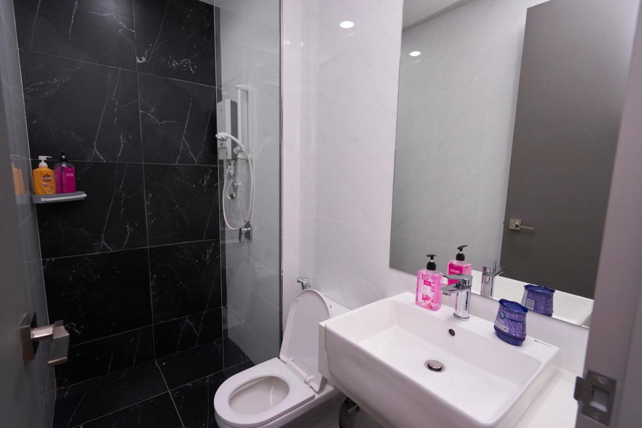 Beacon Executive #cozyfamilystay #rooftoppool #13 Apartemen