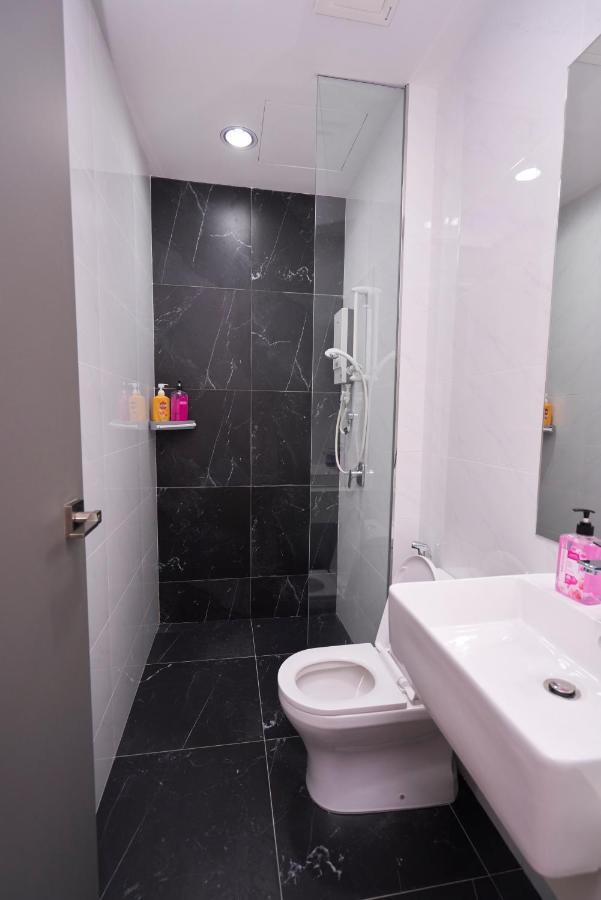 Beacon Executive #cozyfamilystay #rooftoppool #13 Apartemen